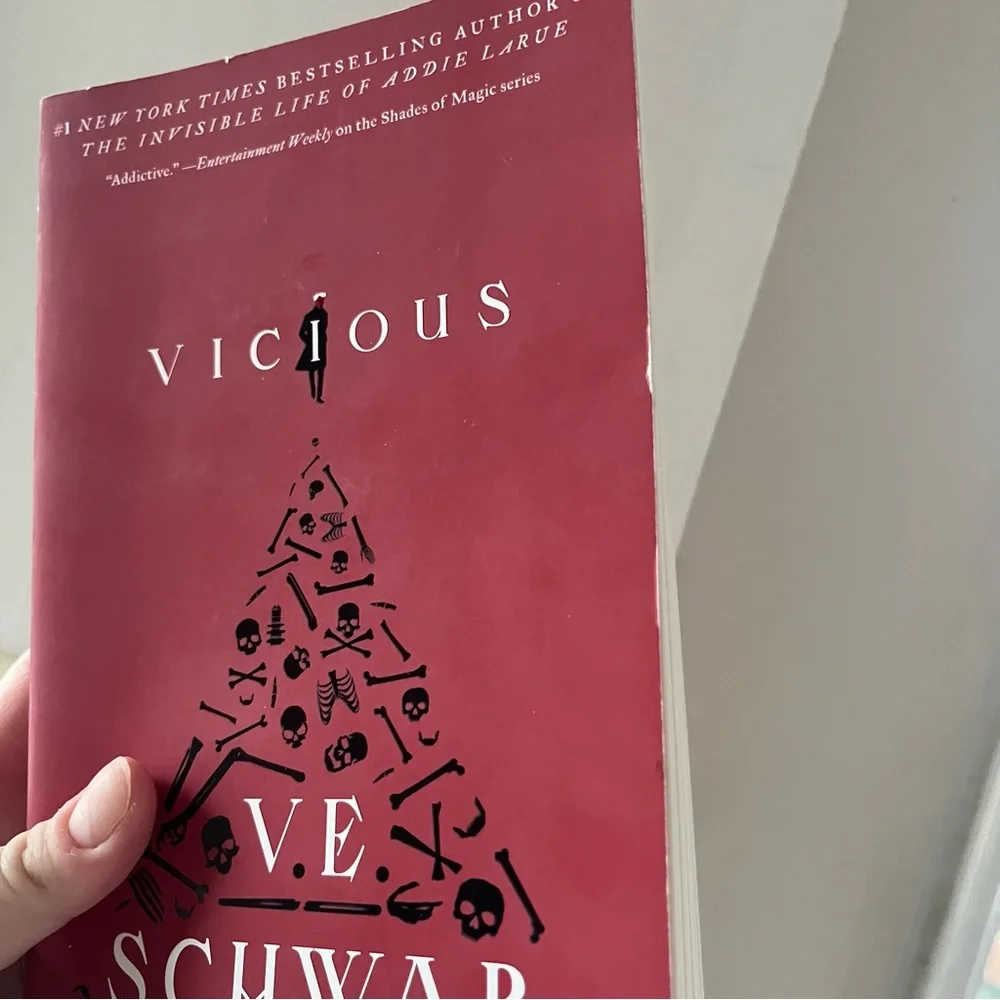 📚 4/25$ 📚 Vicious by V.E. Schwab | Booktok Book - Picture 6 of 6
